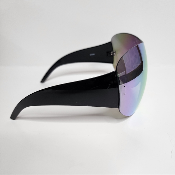 XL Shield Sunglasses | Pink Metallic - Picture 5 of 5